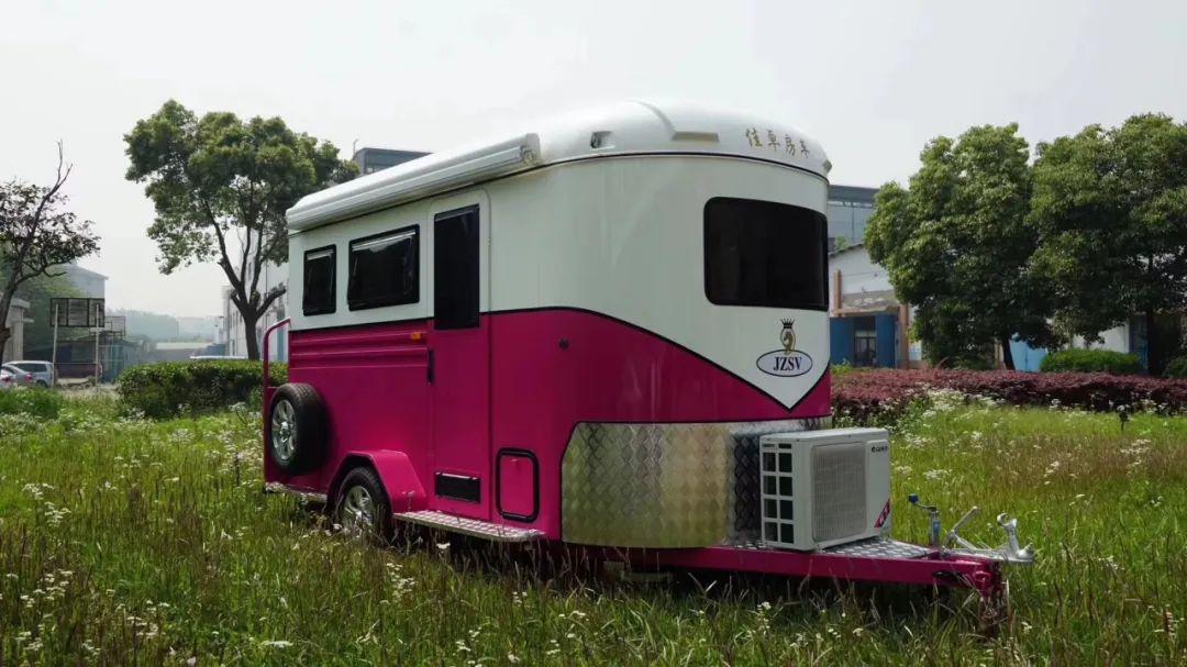 房车行现车两款英伦风的佳卓拖挂房车精致小巧可上路出口品质可信赖