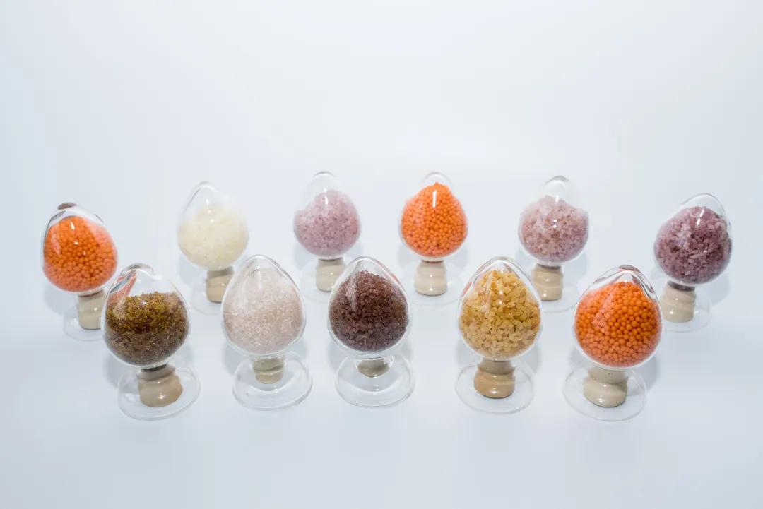 舌尖上的微塑料丨微塑料是怎么回流到你的餐桌上的?