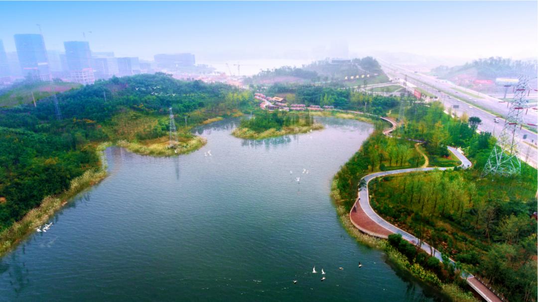鹿溪河生态区秉承"望得见山,看得见水,记得住乡愁"总体要求,最大限度