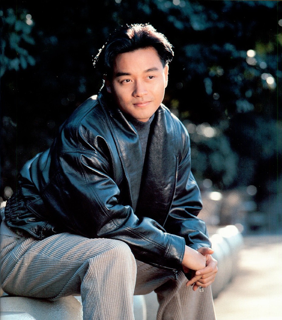 褪却黑白格,又逢四月一,哥哥依旧风情万种!