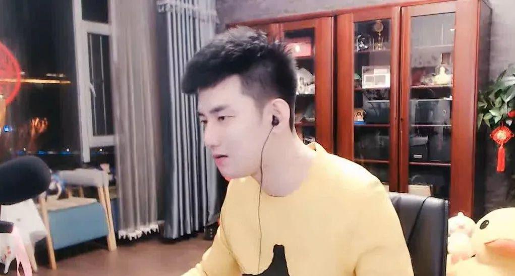 凯源对鳕熊也挺好的!很爱鳕熊,也很心疼鳕熊!鳕