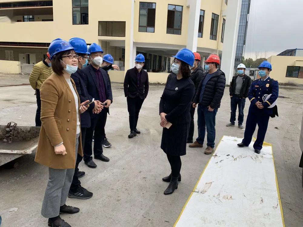 镇海区委副书记,区长何黎斌,镇海区委副书记刘立群等区领导分批率领区