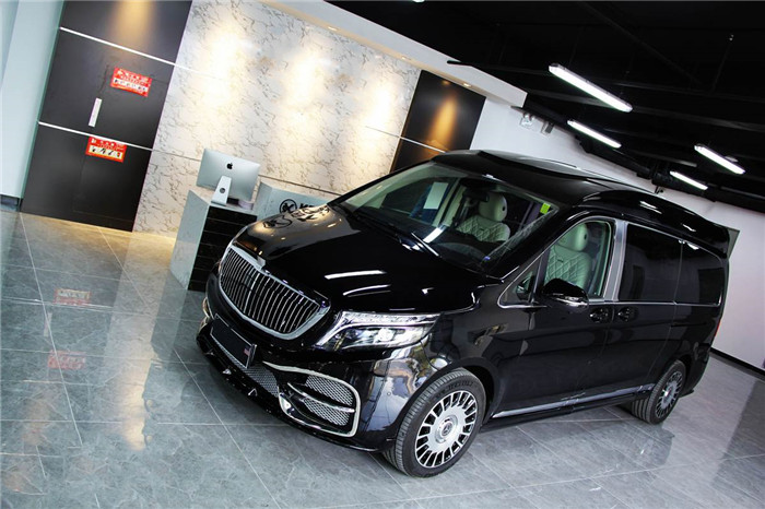 奔驰vst880高顶无隔断设计更完美开启驾驶全新篇章