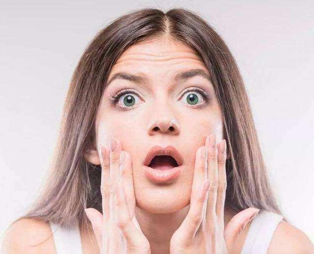 抬头纹让你显老这些方法改善抬头纹让你保持年轻态