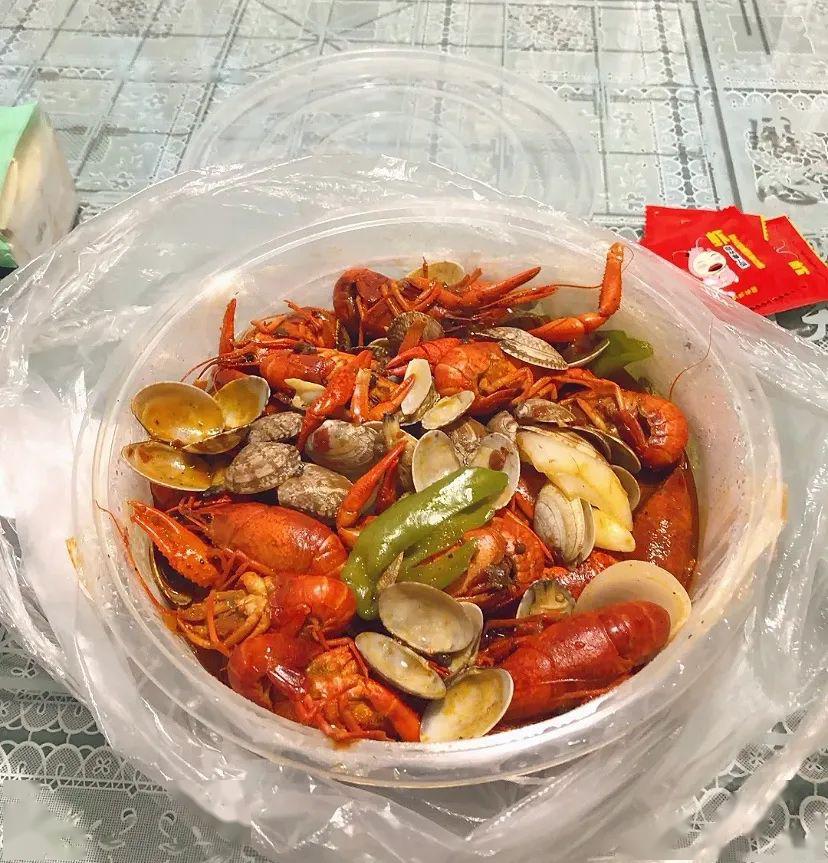 叮您的第一批小龙虾外卖已上线收好这份龙虾地图一起嘬嘬嘬