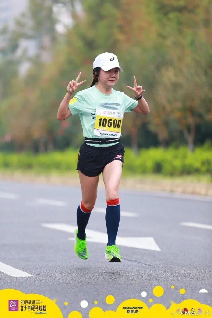 路跑那些事武汉最美马拉松女孩