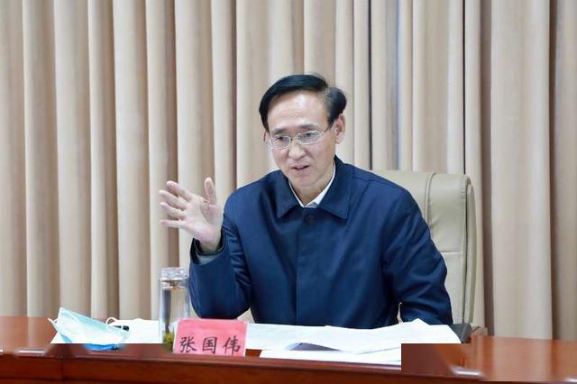 为加快推动新乡市企业上市步伐,3月31日,新乡市委书记张国伟主持召开