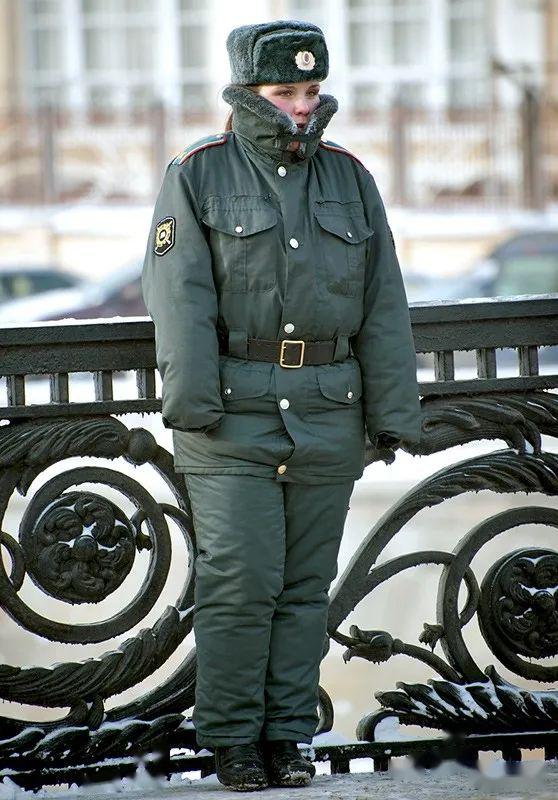 穿得这么整齐,一定是没有战斗力的毛熊!俄军日常作战训练剪影