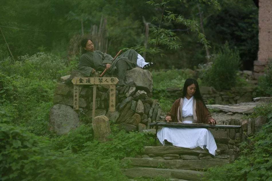 那个辞职隐居终南山的姑娘,付不起房租又回来了._生活