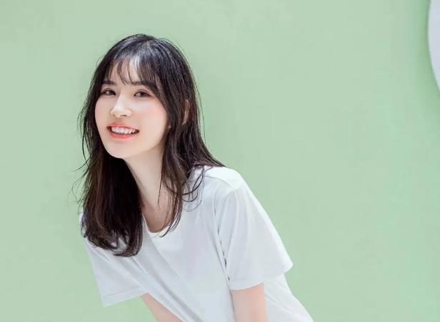 斗鱼美女主播白菜失声痛哭原因是流水只有两百万