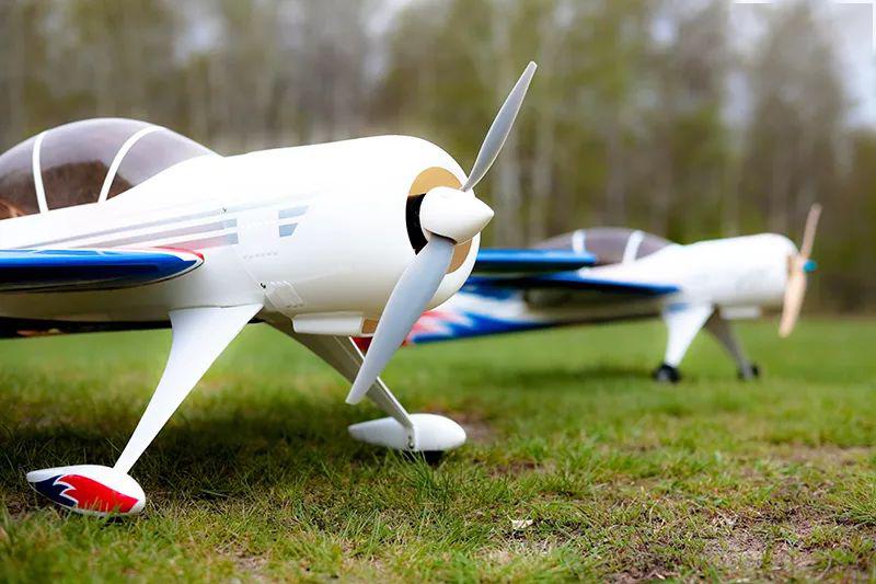 让航模带着你的飞翔梦一起搏击长空