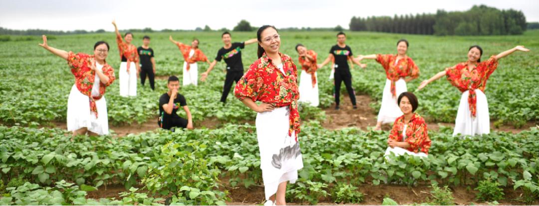 培育和践行社会主义核心价值观洮宝大学生创业团队创始人王荷创业是一