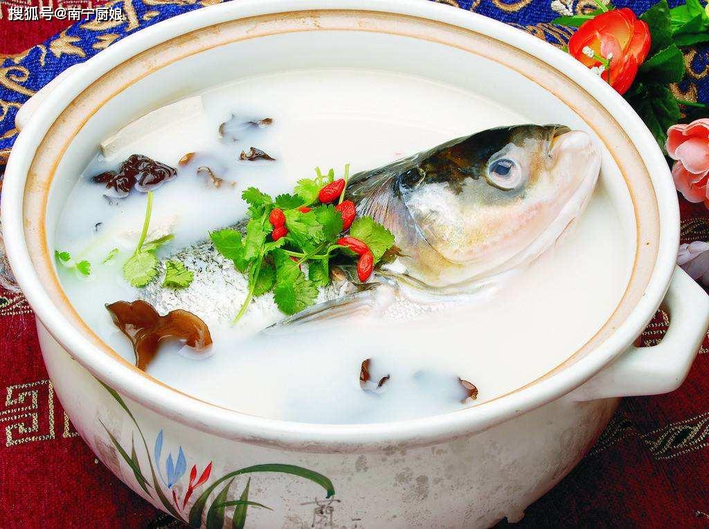 天麻鱼头炖豆腐图片