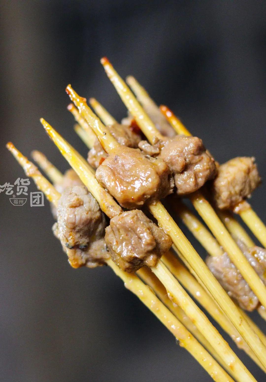 ⑤蒜香牛肉&仔姜牛肉香辣牛肉就不用我多赘述了吧~不管在火锅还是串串