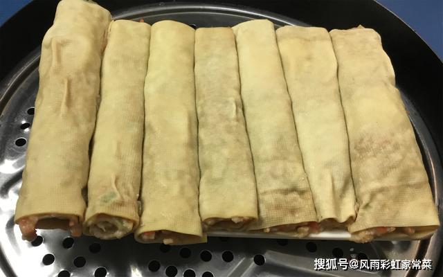 东北名菜豆腐卷卷上肉馅简单的一卷一蒸好吃又美味
