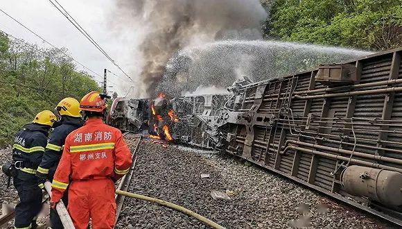 t179次列車側翻事故背後:事發路段曾多次出事,為何鐵路險情難預警?