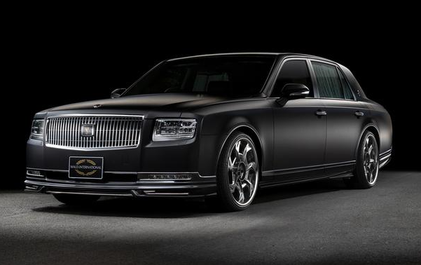 暗黑版丰田世纪!日本皇室用车变身黑社会座驾,气场更加霸气了