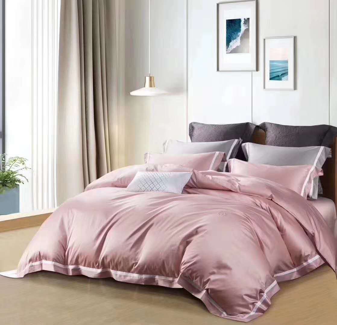 不同的床品不一样风格纯色的床品另有一番风味