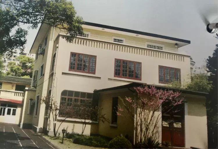 汪精卫公馆位于建国西路570号,是一幢欧洲现代样式的花园洋房.