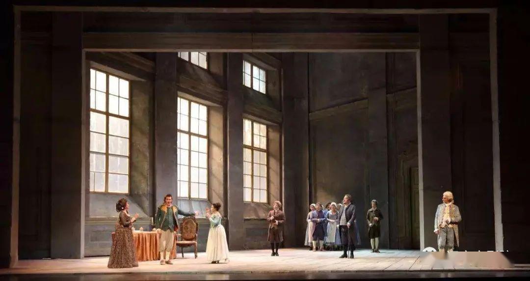 云剧场歌剧费加罗的婚礼平民与贵族的对峙