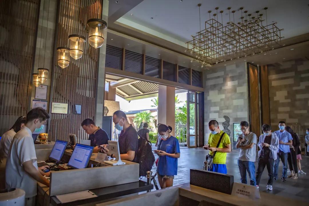 助力三亚旅游业快复苏三亚海棠麓湖度假酒店在行动