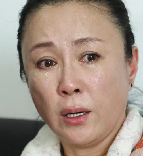 演活"最美妲己",傅艺伟为何两次婚姻失败星途尽毁_高度