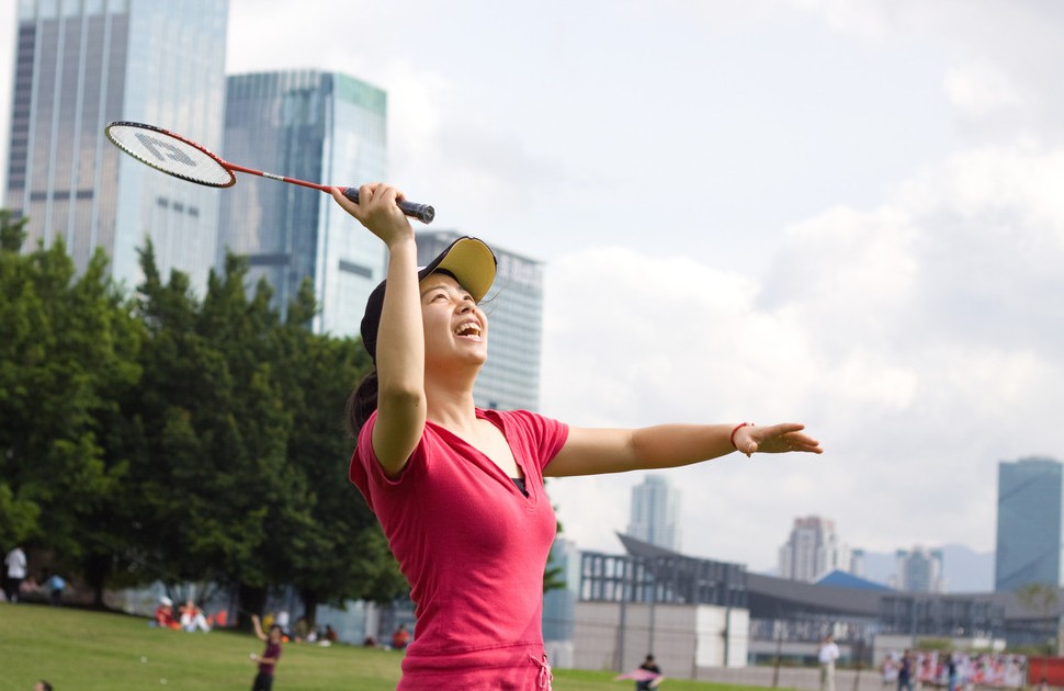 健康运动打羽毛球的步法