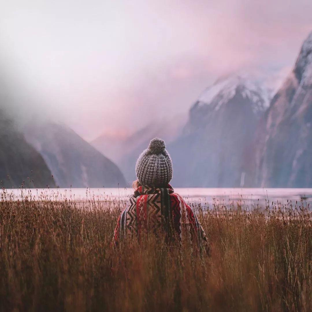 拍照不想露脸那就跟这位摄影博主一起学习拍背影吧