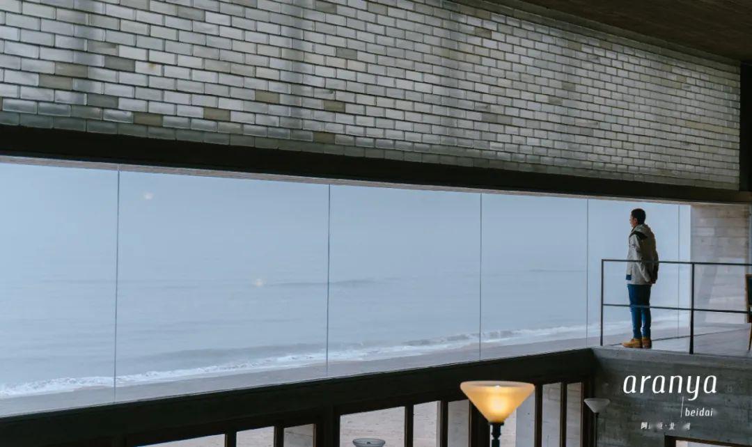 透过这些"玻璃窗",我们去看光影中的动人瞬间