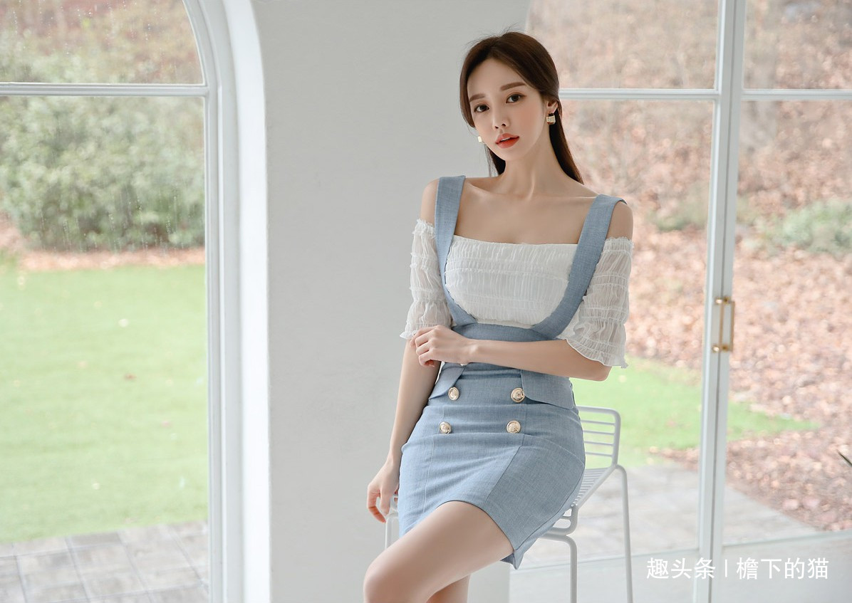 孙允珠天蓝波纱可爱牛仔背带裙鉴赏