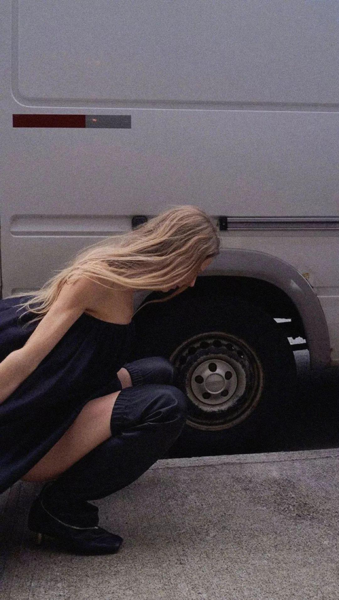 壁纸丨我承认我挺喜欢你的即使你让我不快乐