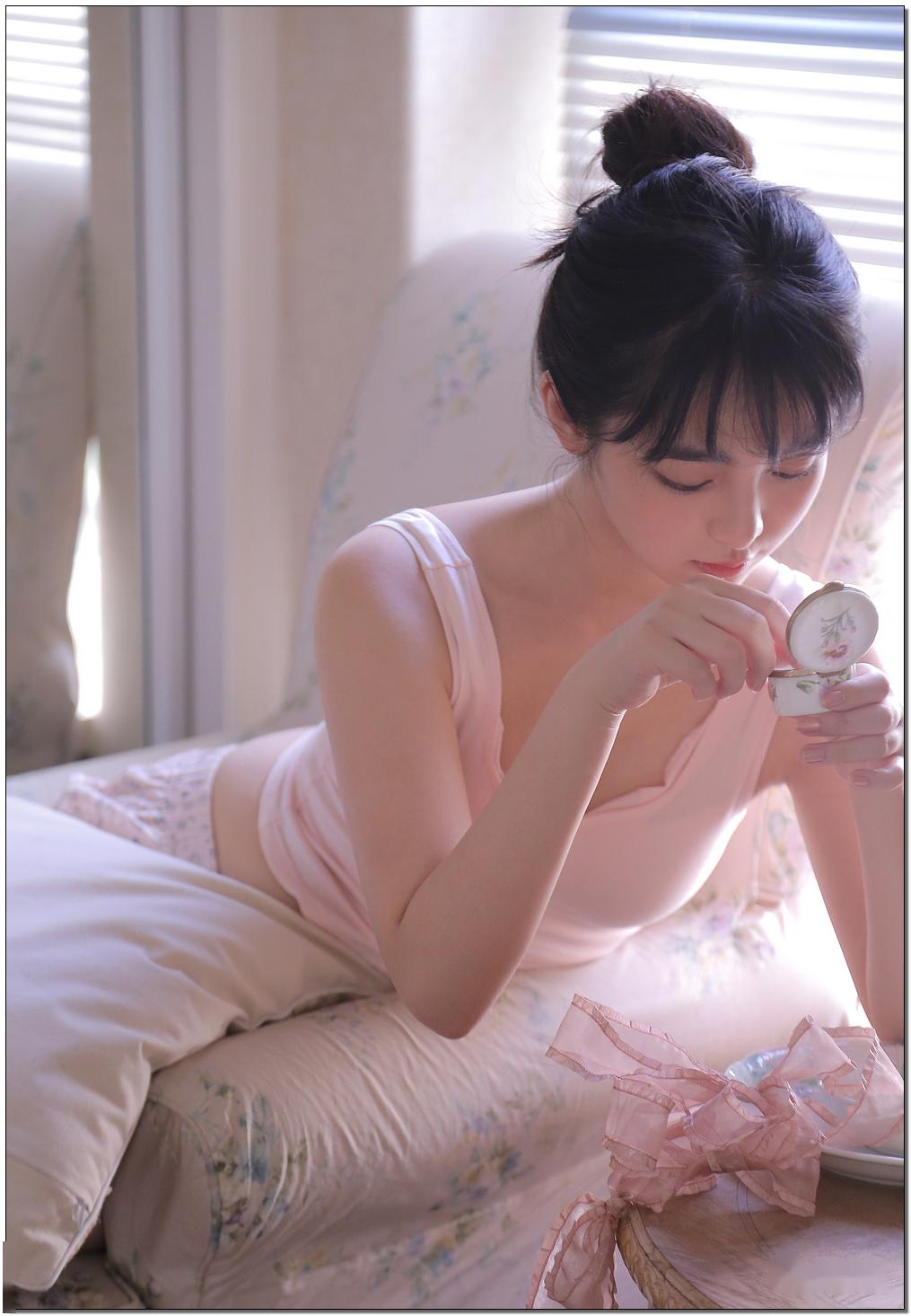 南京知名女摄影师被清纯 肉欲超美网红插足破坏婚姻始末