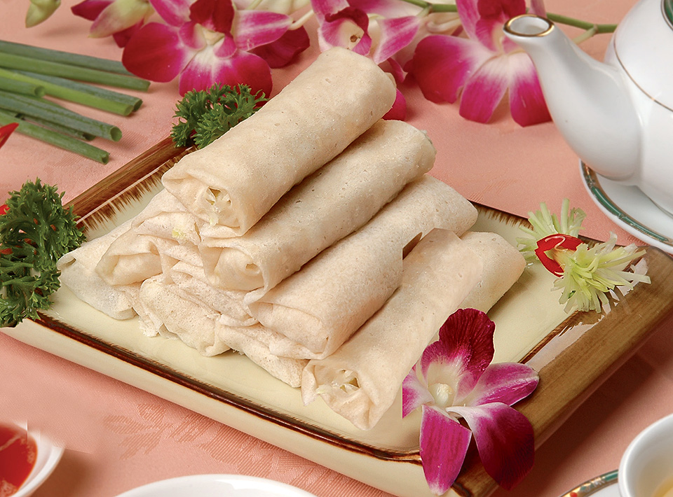 也被叫做润饼卷,属于春卷的一种,是家族聚会的重要饮食,后来经常在