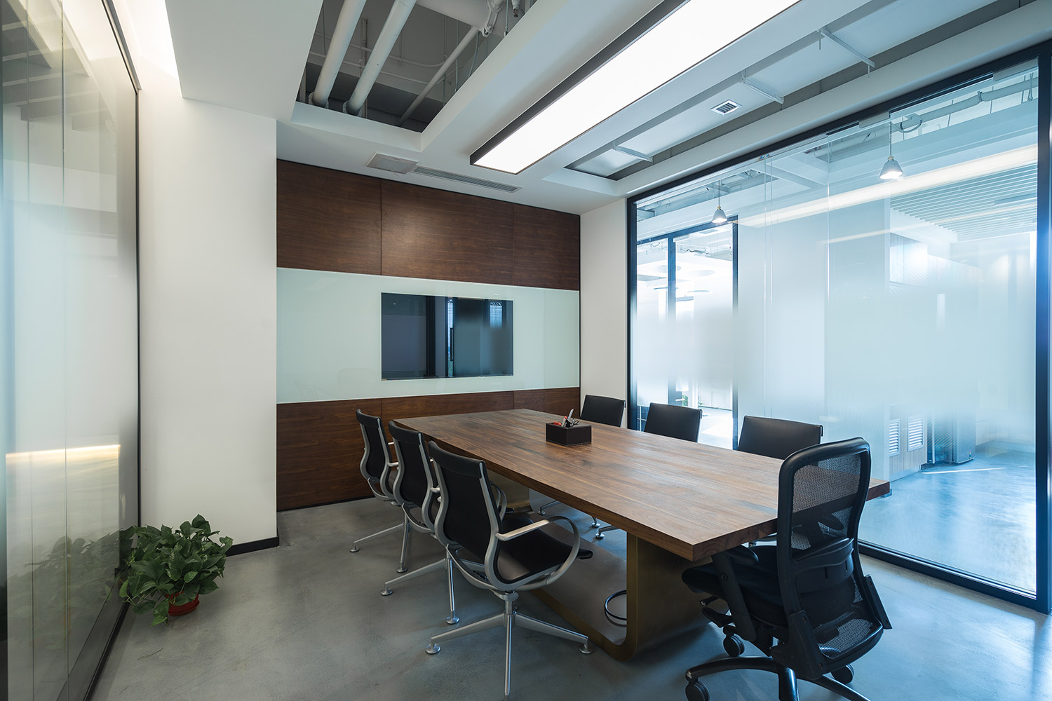 隔音玻璃隔断——拯救你"不安"的办公环境