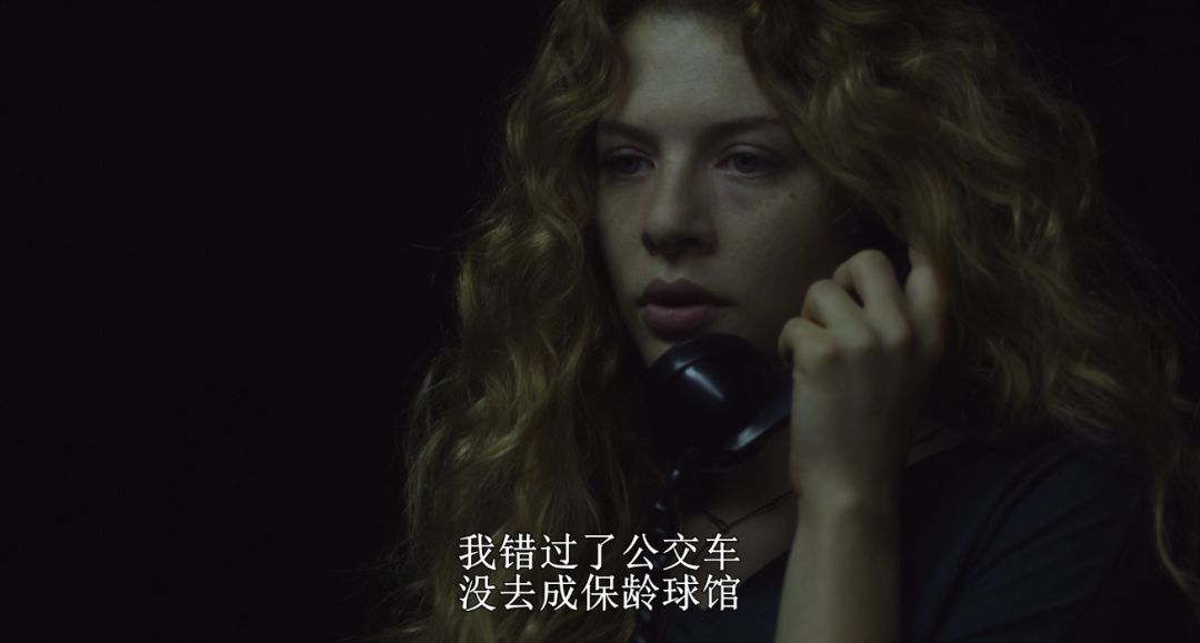 家暴成瘾,跟踪报复,这部电影《超时空来电》又「黑」又爽