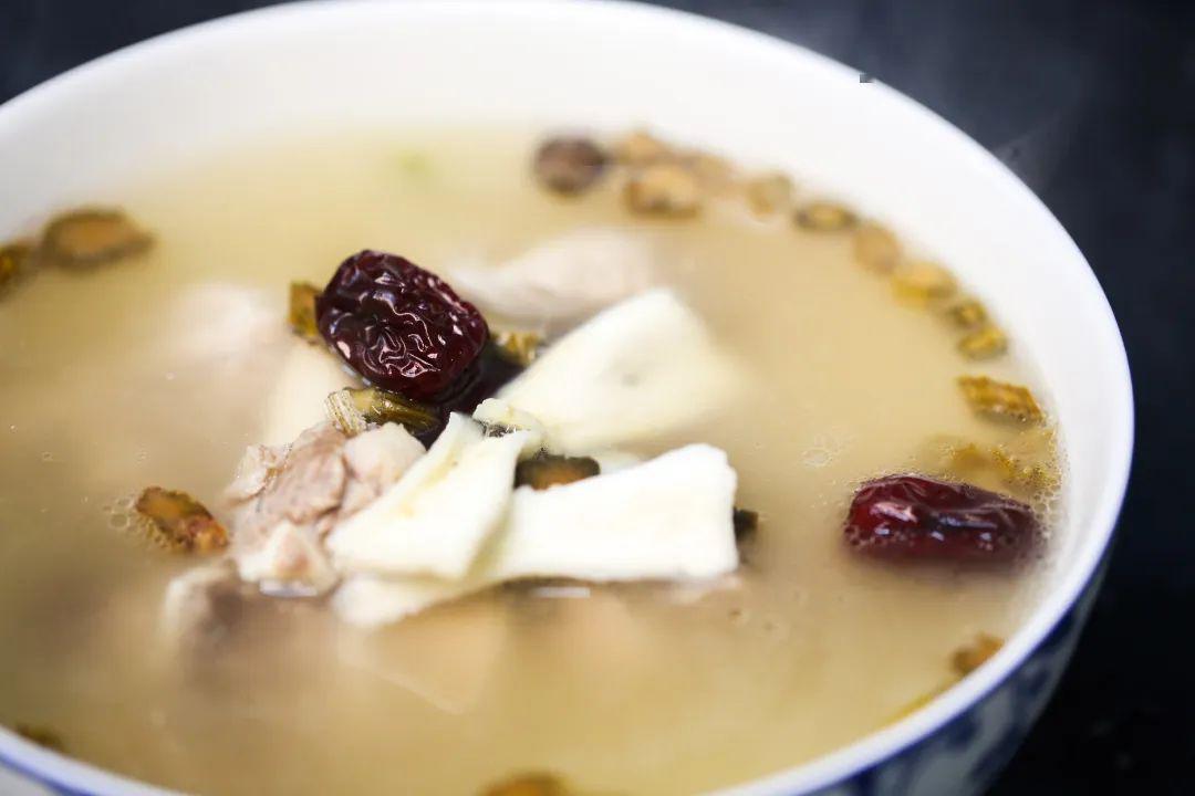 每日健康菜 | 润肺缓咳靓汤,石斛淮山炖猪骨