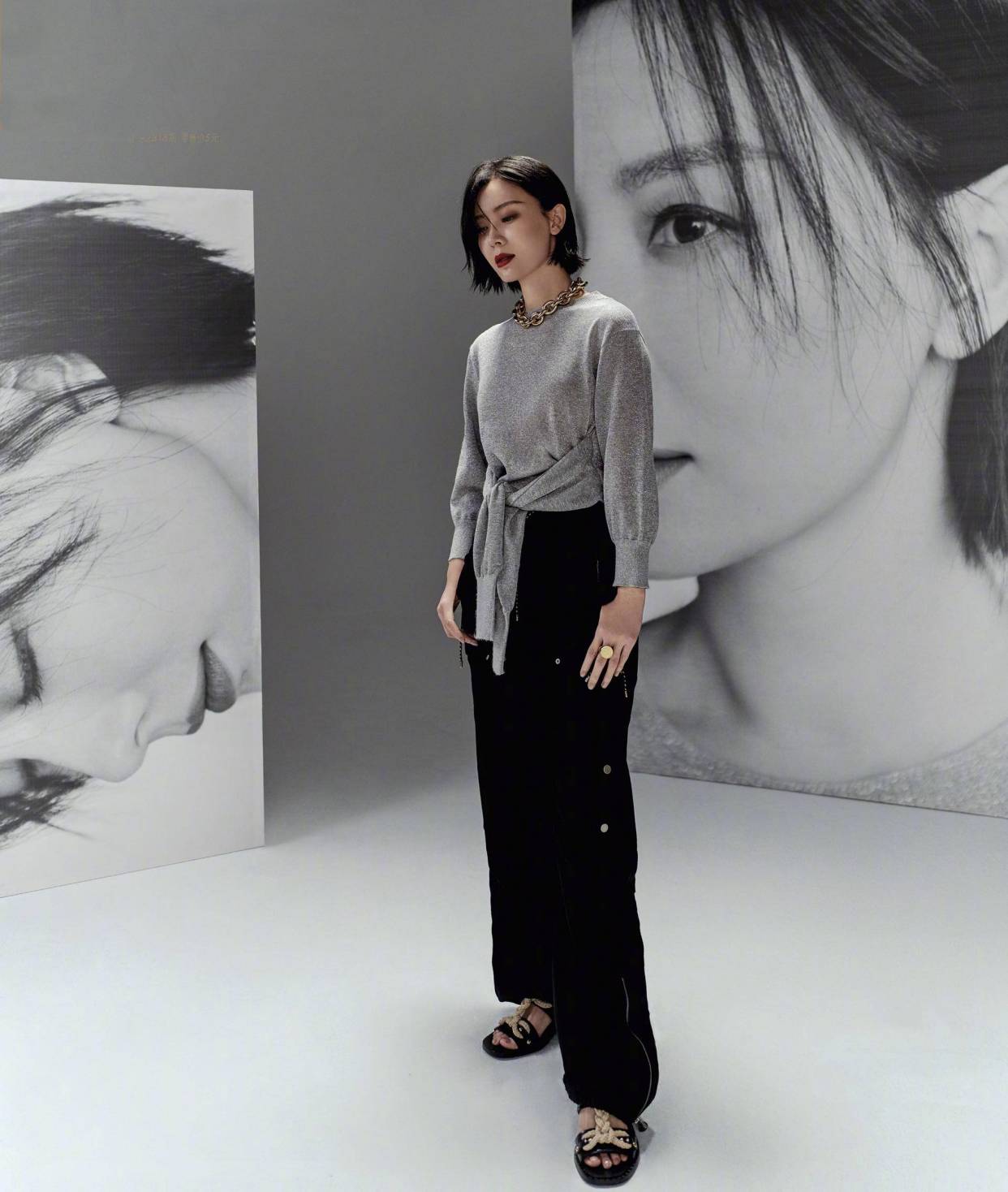 原创陈数穿出40岁女人典范毛衣温柔西装干练斯黛拉的气场带到剧外