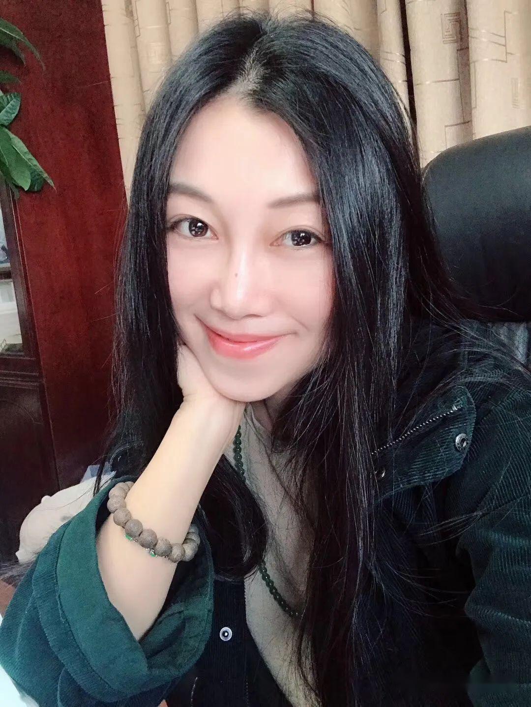 桑子,诗人,小说家,祖居绍兴.