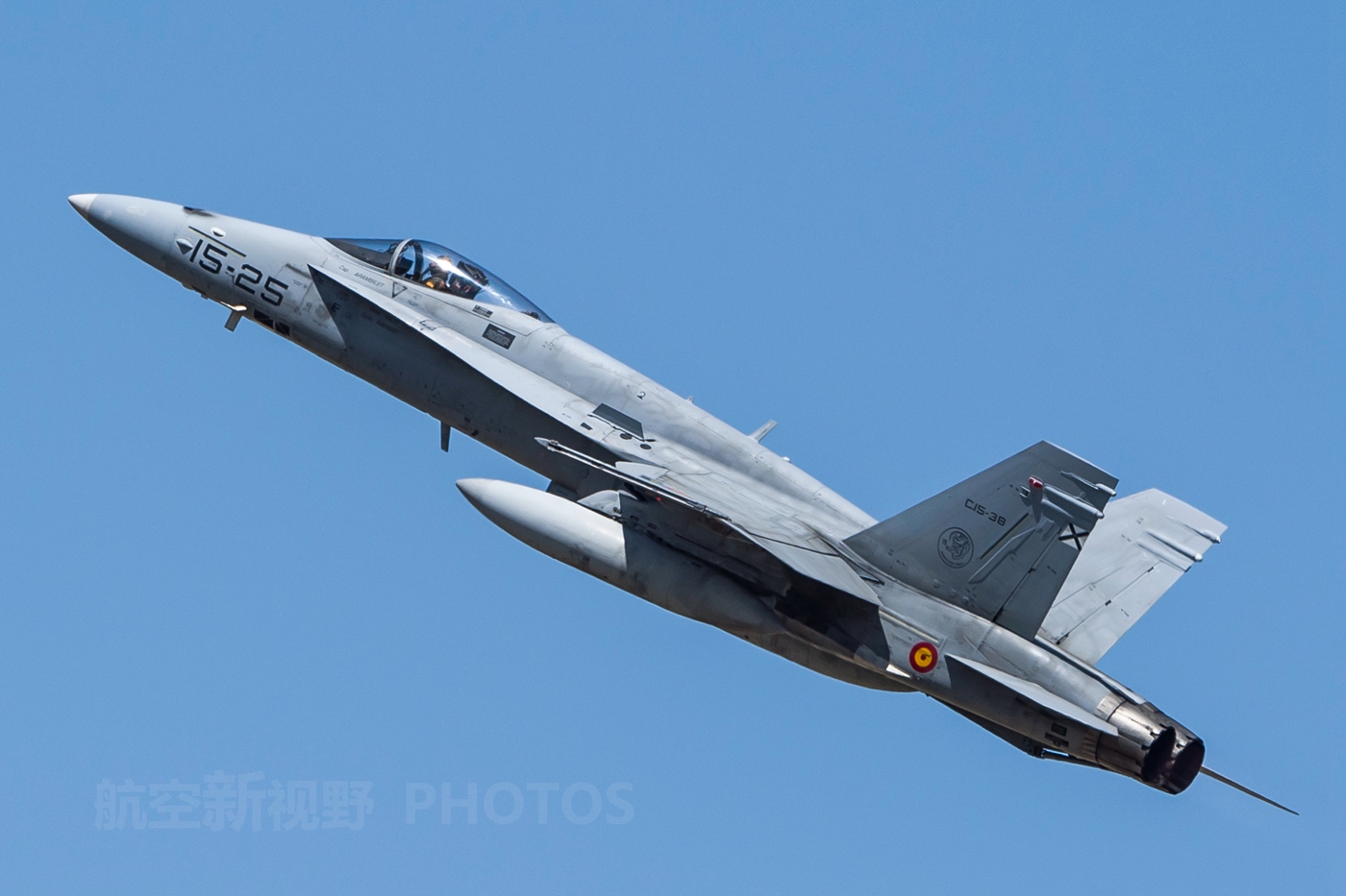 西班牙空军核心主力,麦道f/a-18大黄蜂战斗机,舰载机上岸的典型_装备