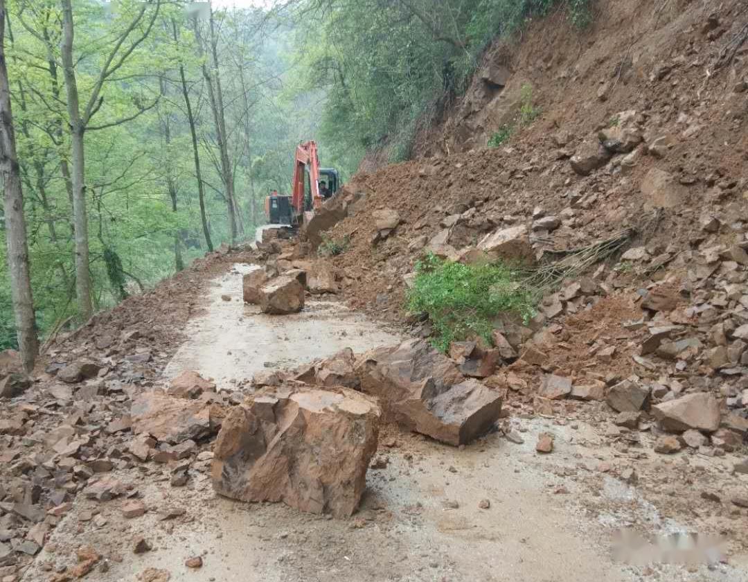 农村道路塌方图片图片