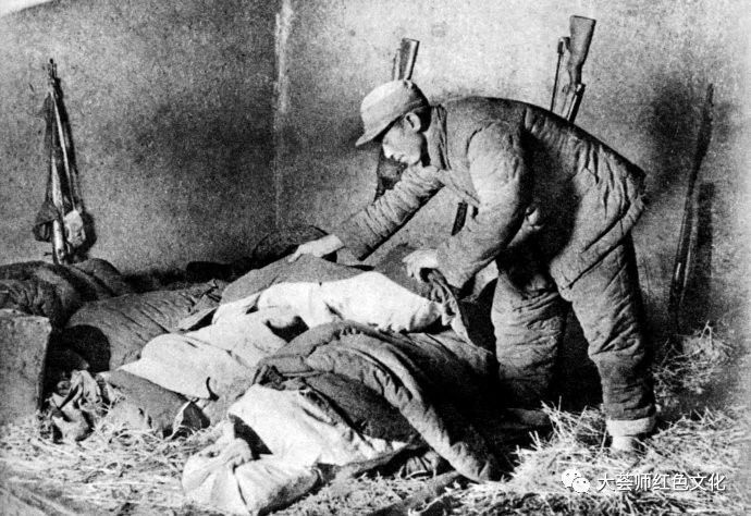 有一次,红二方面军接纳了一名新的战士,魏天禄回忆称,那个小孩才16岁.