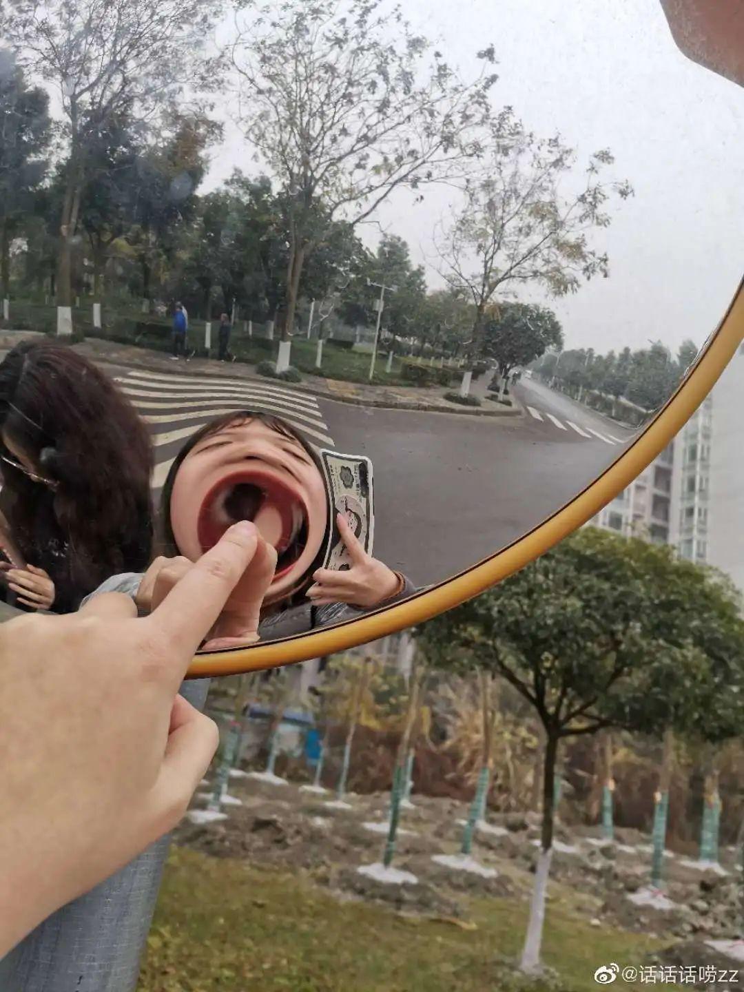 这都是什么迷惑自拍照哈哈哈哈看到第一张我就笑喷了