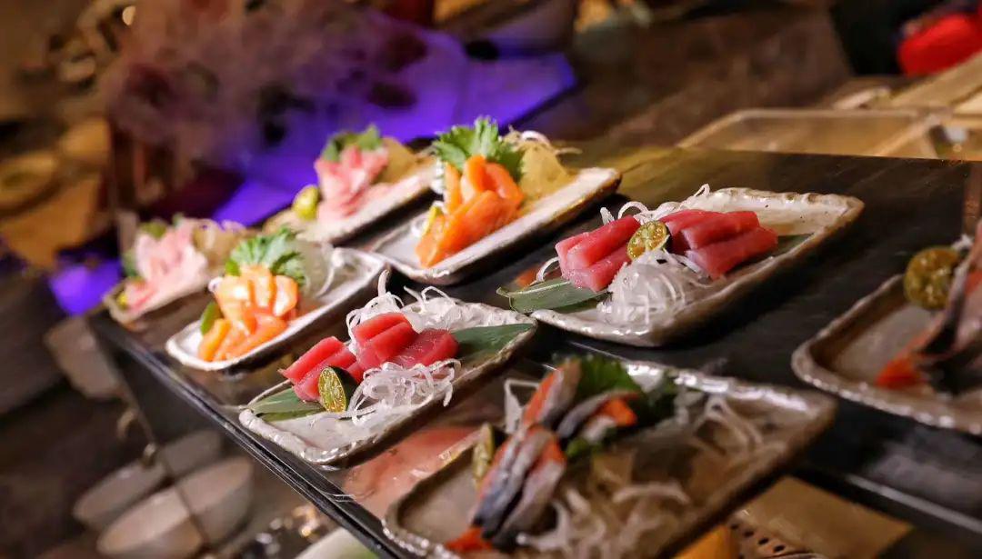 云龙湖畔的这家网红酒店又出新菜品,实现徐州人的美食自由_自助餐