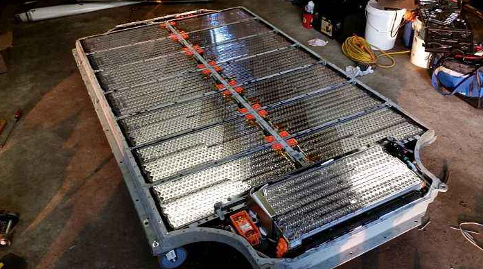 比亚迪刀片电池出现,意味着什么?_搜狐汽车_搜狐网