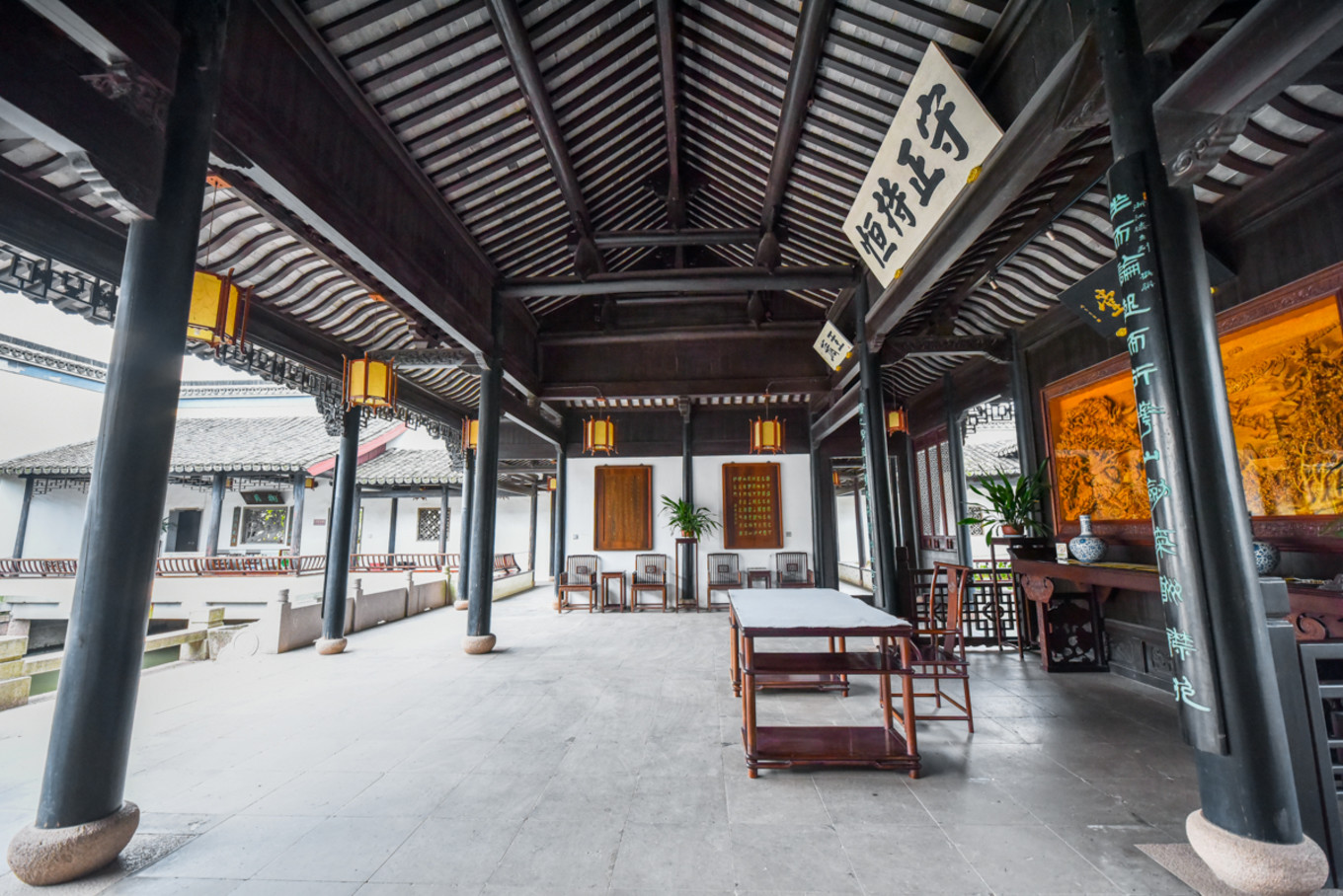 去海宁金庸书院,除了看15部武侠经典,金庸亲戚也很传奇,钱学森是他