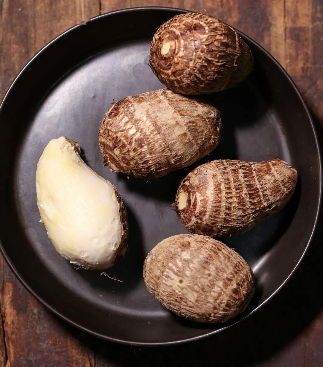 农家种植小奶芋,用它代餐,减脂助消化~_毛芋头