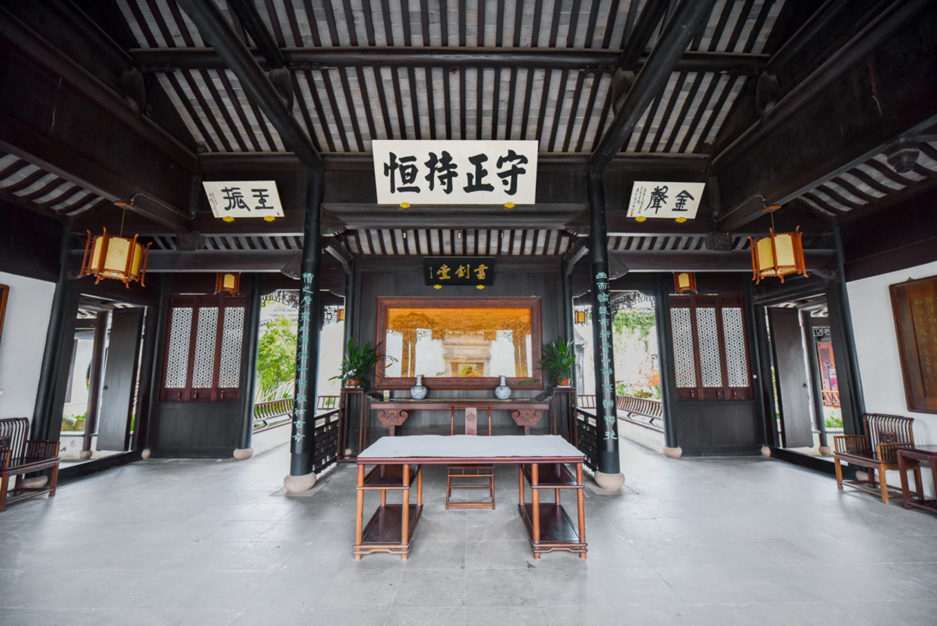 去海宁金庸书院,除了看15部武侠经典,金庸亲戚也很传奇,钱学森是他