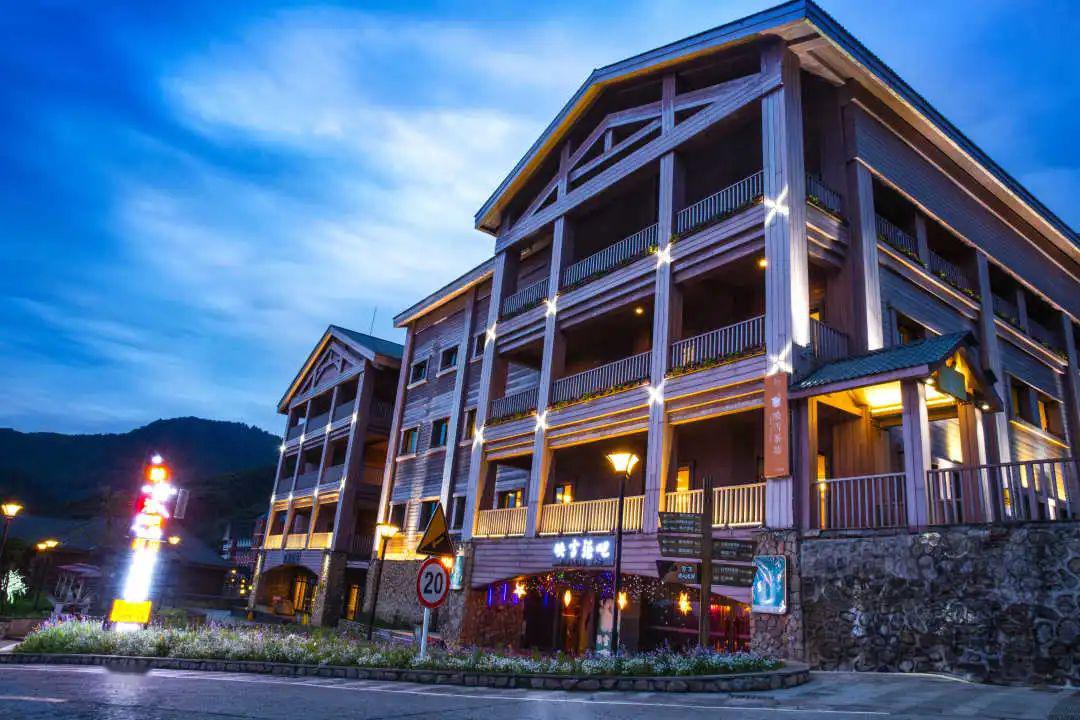 成都西岭雪山周末节假日不加价超超超超值￥129抢双人2天1晚套餐景区