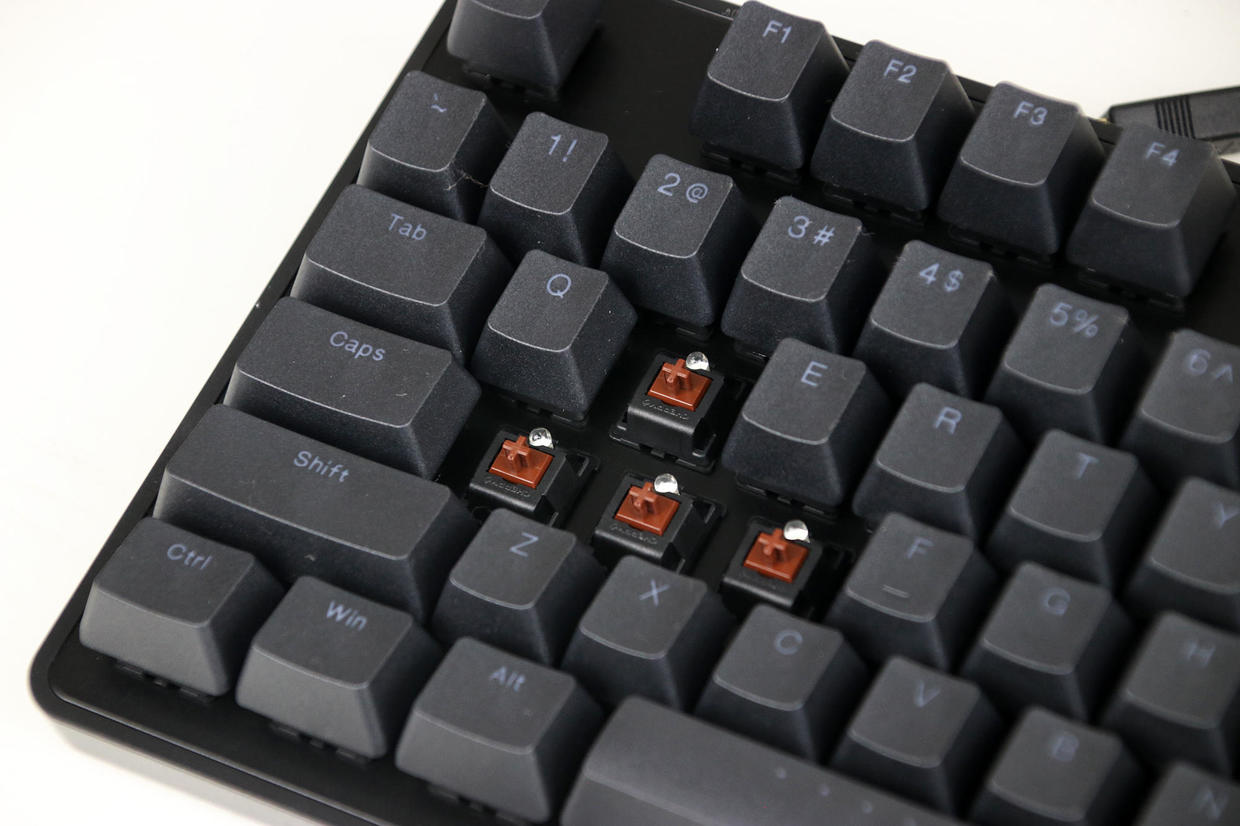 原创ikbc白光茶轴机械键盘r300体验办公游戏它能满足你吗