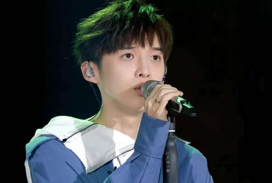 孙泽源获3月追呗新星榜冠军初恋颜值惹人心动少年未来可期